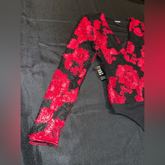 Express floral red black lace bodysuit - Picture 3 of 12